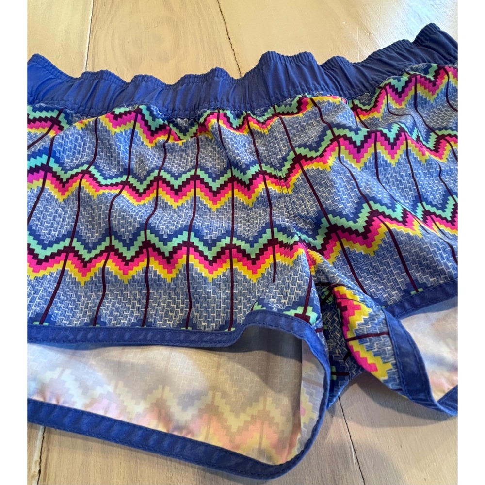 Roxy Girls Blue Chevron Board Shorts Swim Trunks Size Medium Surfer Beach EUC - Picture 10 of 11